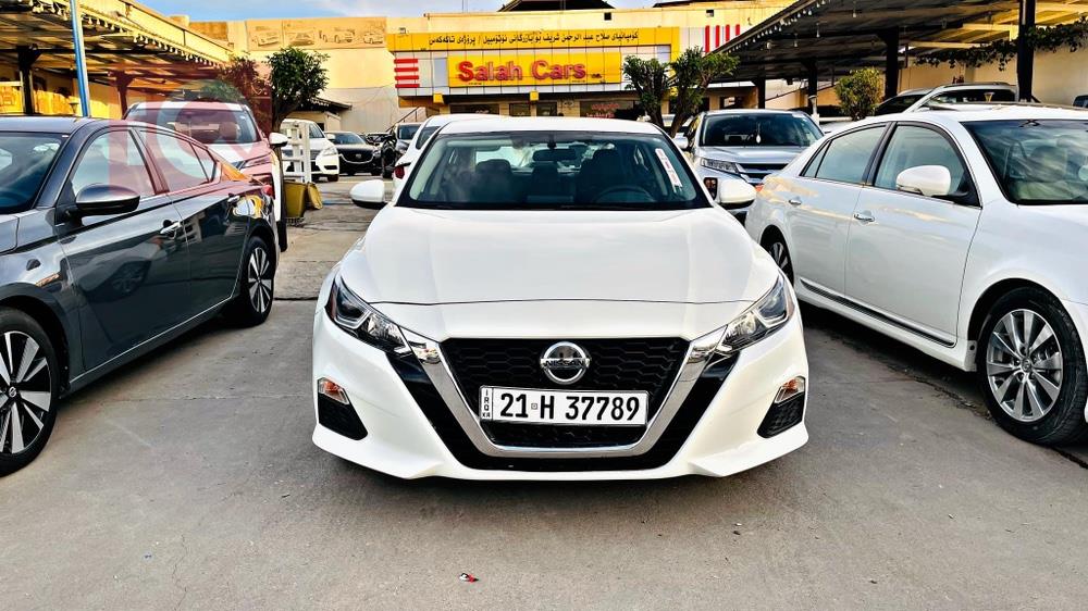 نيسان ألتيما